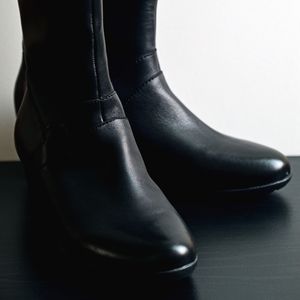 Dansko Dori Tall Boots. They are EU size 36, which Dansko lists as 5.5 - 6.